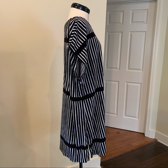 Marimekko x Target Black/White Terry Swim Cover XL - Picture 2 of 7